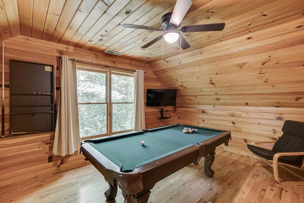 Cabin With Jacuzzi & Hydrotherapy Spanear Helen Кливланд Екстериор снимка